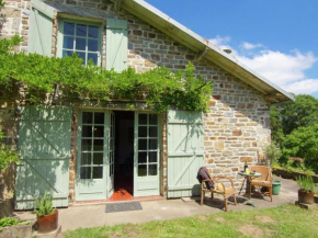 Charming Cottage in Ladignac le Long with Garden